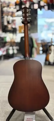 Metropolis Cedar-Top Acoustic/Electric Guitar - Natural 2